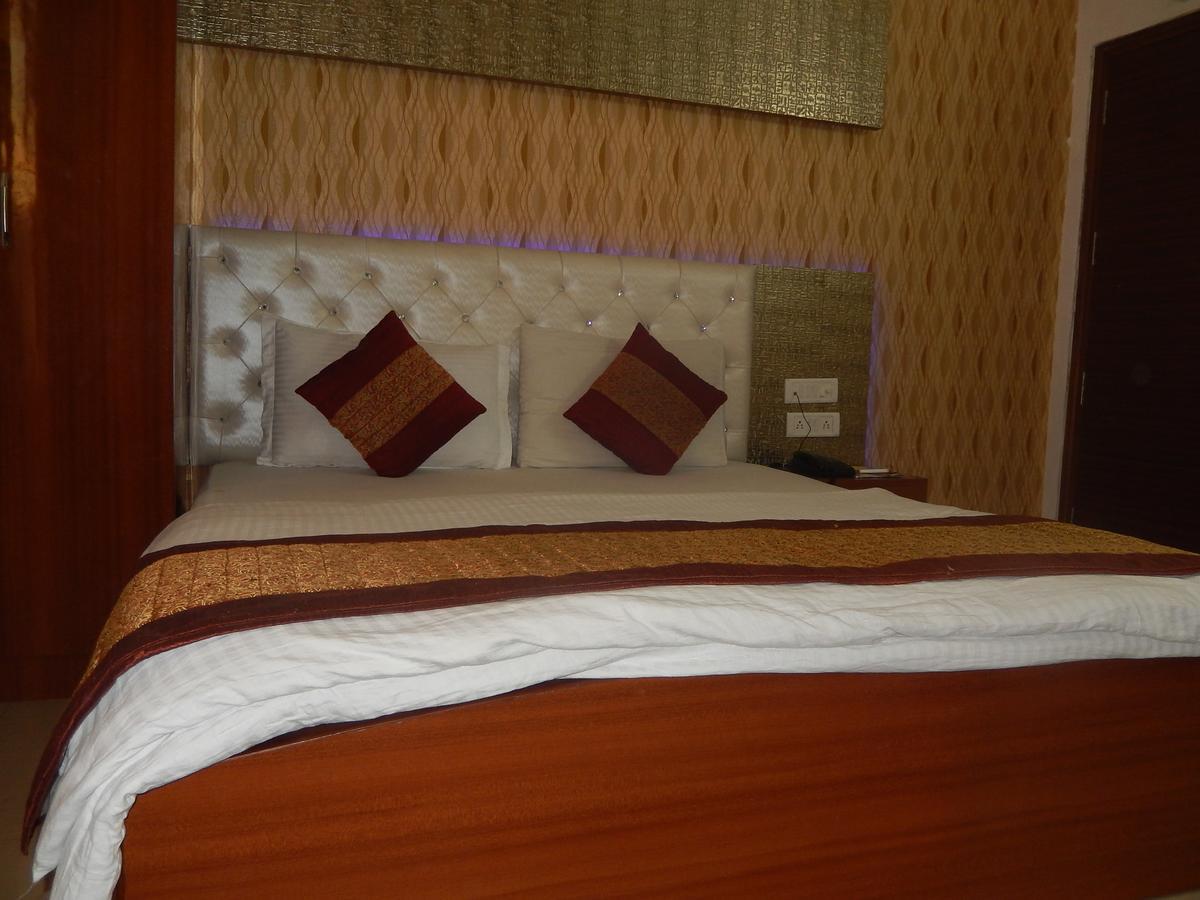 A New Delhi Hotel Orchid Garden Exterior photo
