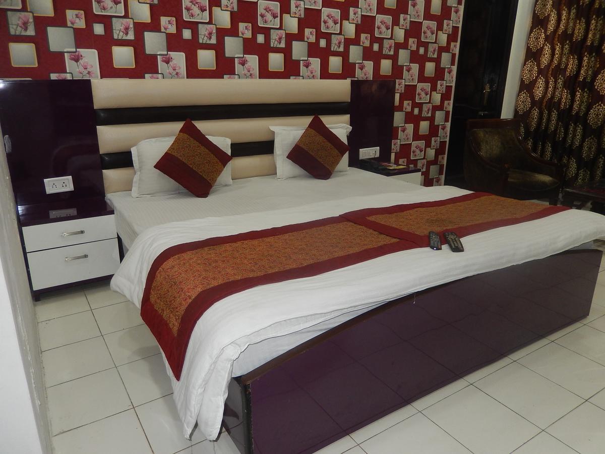 A New Delhi Hotel Orchid Garden Exterior photo