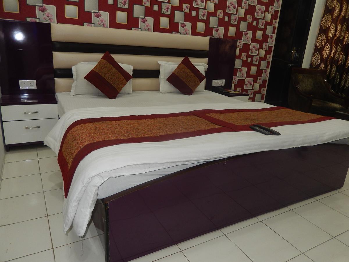 A New Delhi Hotel Orchid Garden Exterior photo