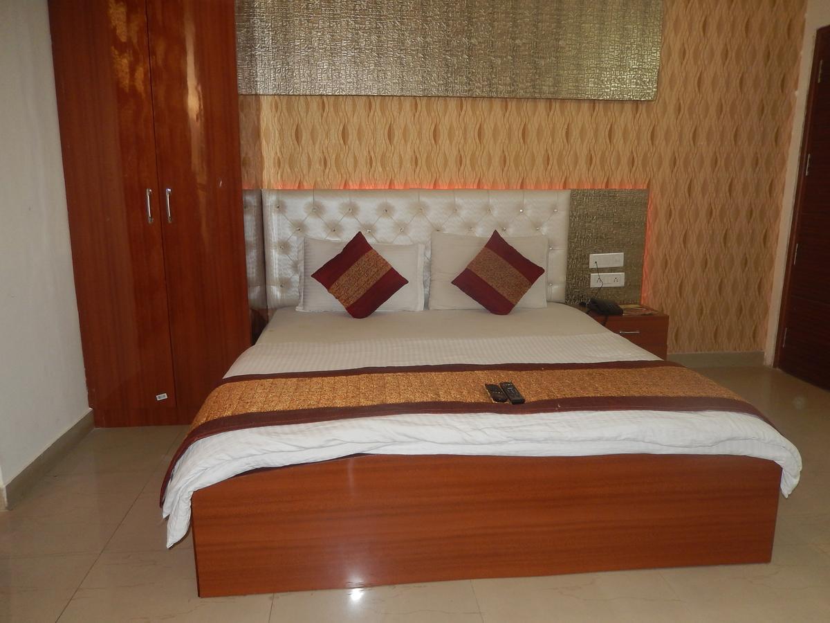 A New Delhi Hotel Orchid Garden Exterior photo