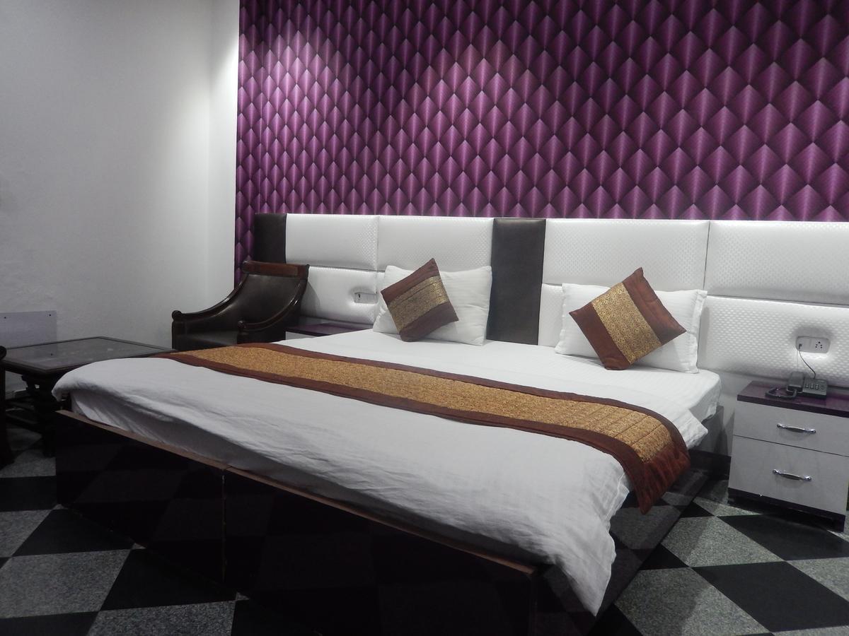A New Delhi Hotel Orchid Garden Exterior photo