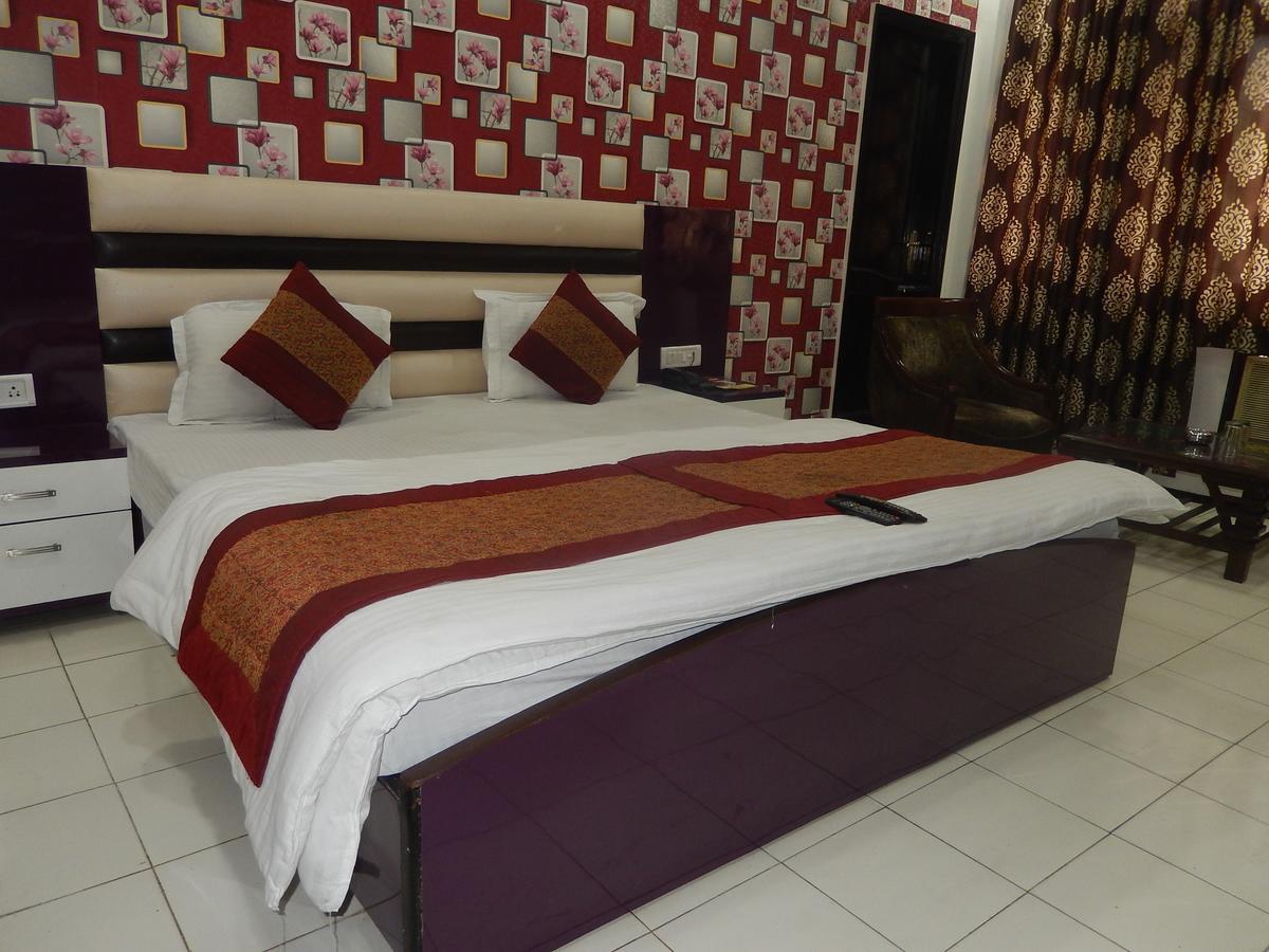 A New Delhi Hotel Orchid Garden Exterior photo