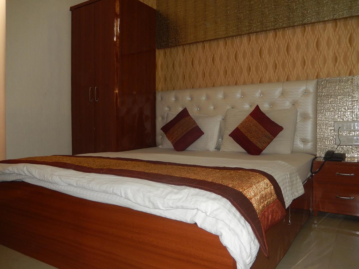 A New Delhi Hotel Orchid Garden Exterior photo